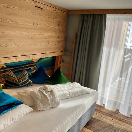 Goldknopf Hotel 4*