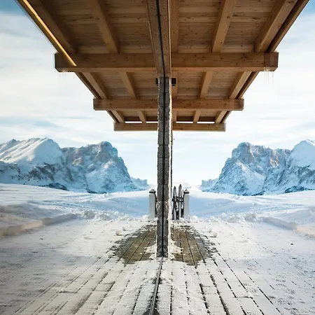 Hotel Goldknopf Alpe Di Siusi